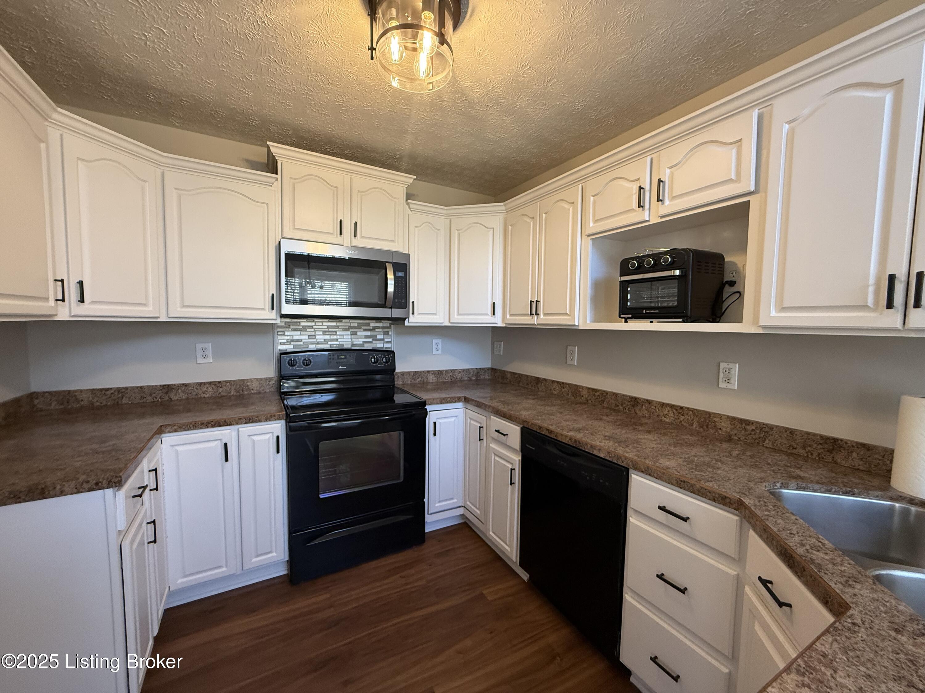 7624 Auburn Oaks Ct, Louisville, Kentucky image 16