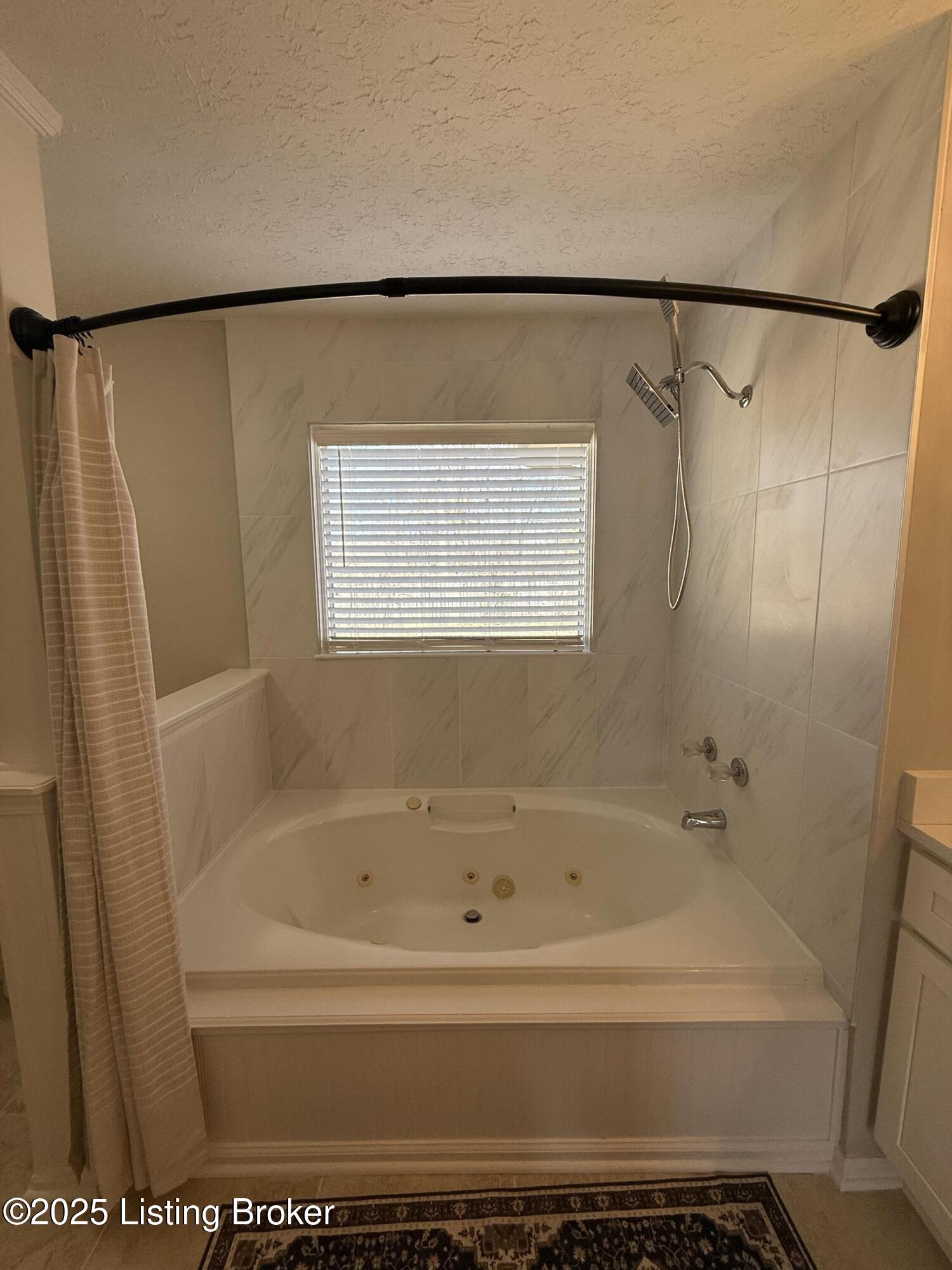7624 Auburn Oaks Ct, Louisville, Kentucky image 23