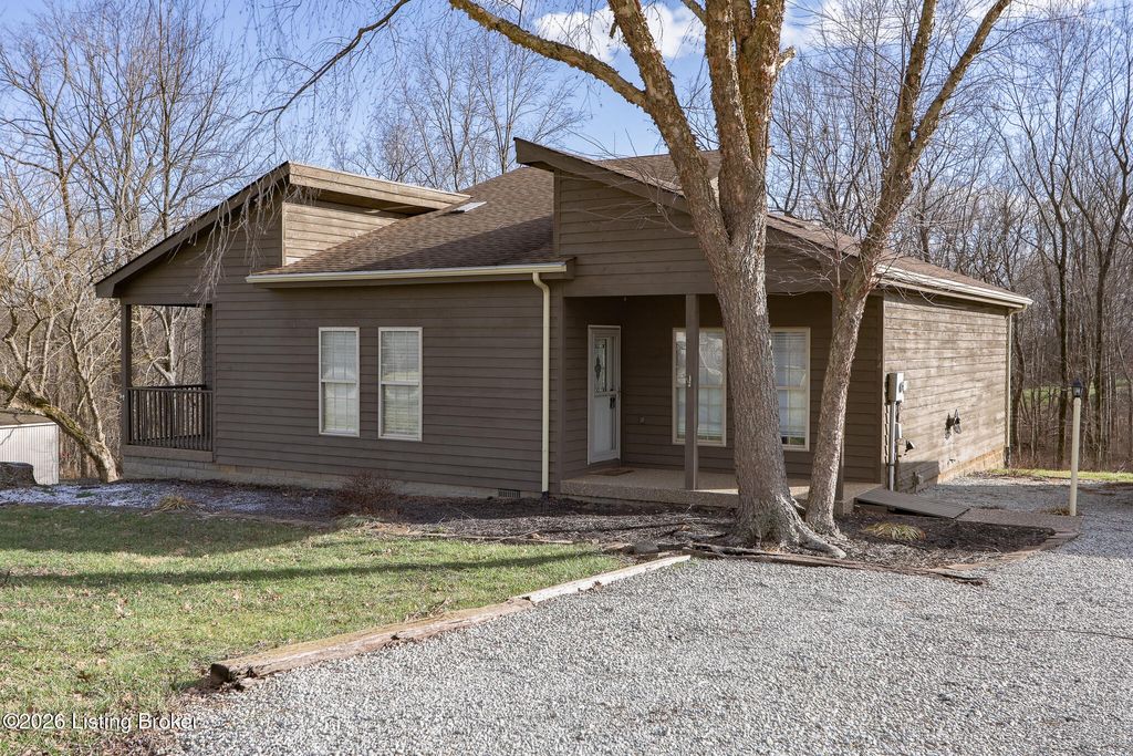 Photo of 44 Pioneer Dr, Taylorsville, KY 40071 (MLS # 1707477)