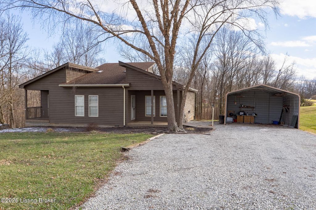 Photo of 44 Pioneer Dr, Taylorsville, KY 40071 (MLS # 1707477)