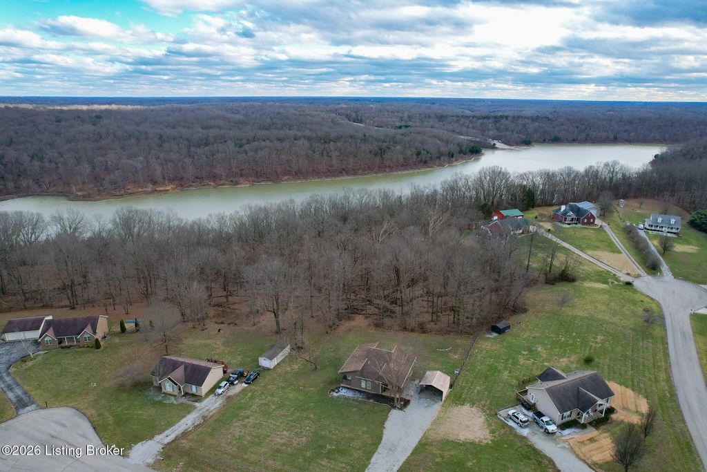 Photo of 44 Pioneer Dr, Taylorsville, KY 40071 (MLS # 1707477)