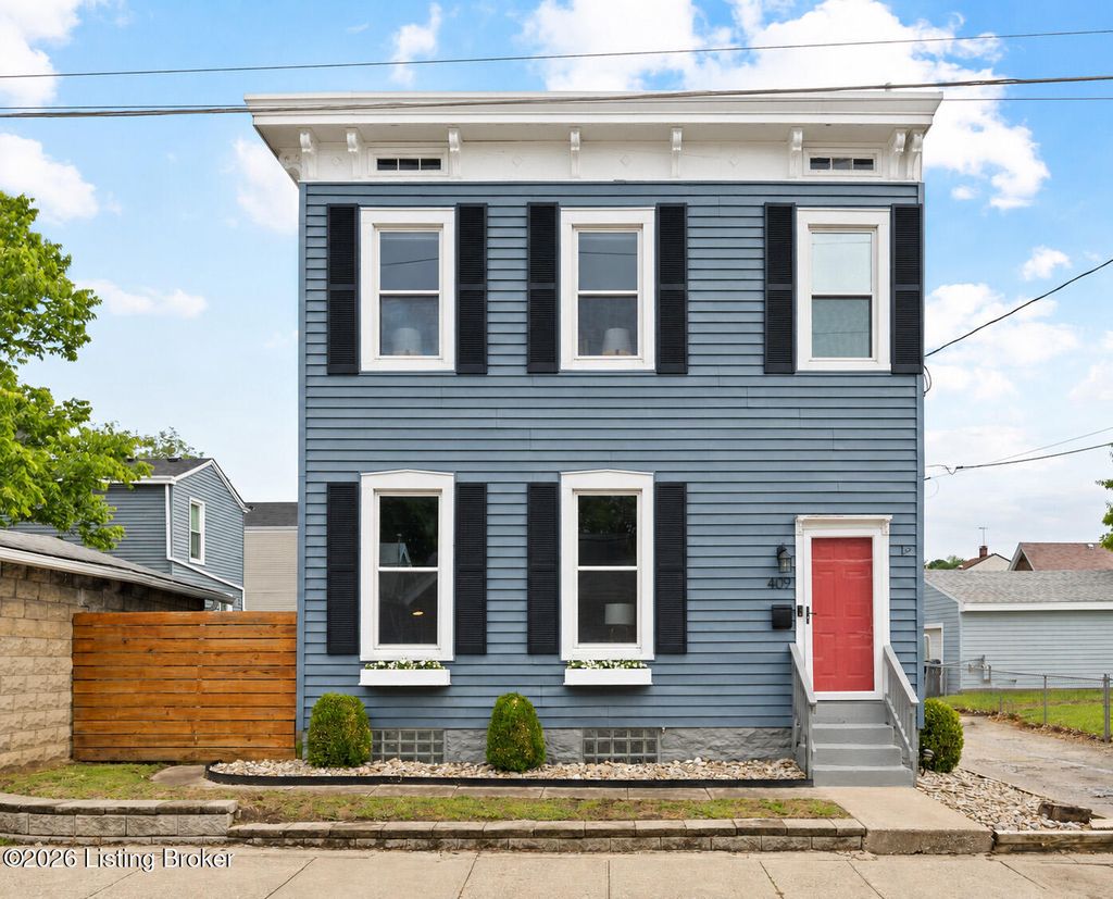 Photo of 409 Lafayette Ave, Bellevue, KY 41073 (MLS # 1716836)