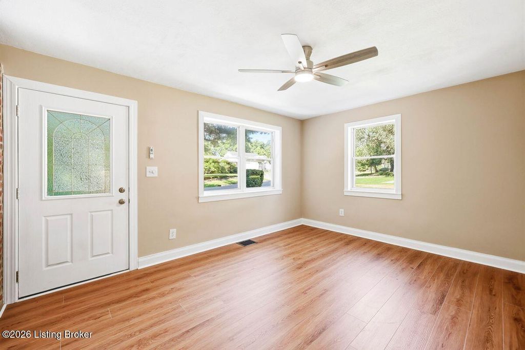 Photo of 211 Delmont Ave, Louisville, KY 40206 (MLS # 1714712)