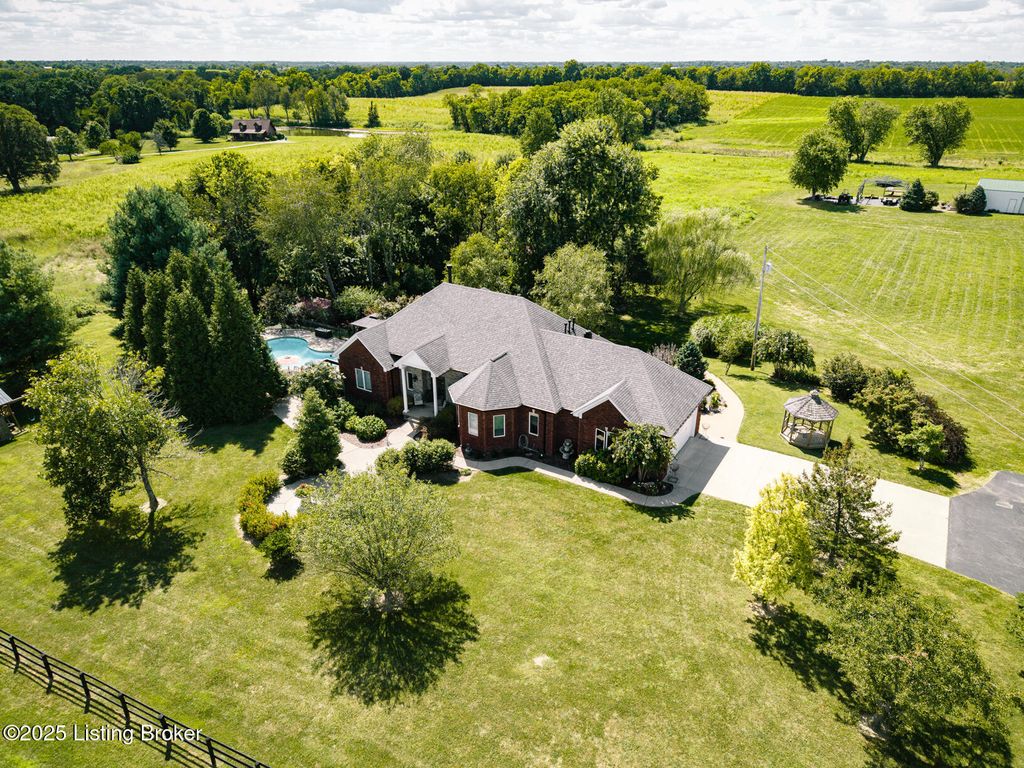 Photo of 5440 Eminence Pike, Shelbyville, KY 40065 (MLS # 1697168)