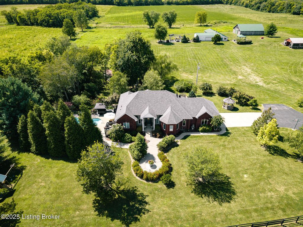 Photo of 5440 Eminence Pike, Shelbyville, KY 40065 (MLS # 1697168)