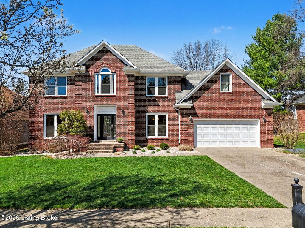 Photo of 2614 Hedgepath Trail, Louisville, KY 40245 (MLS # 1714140)