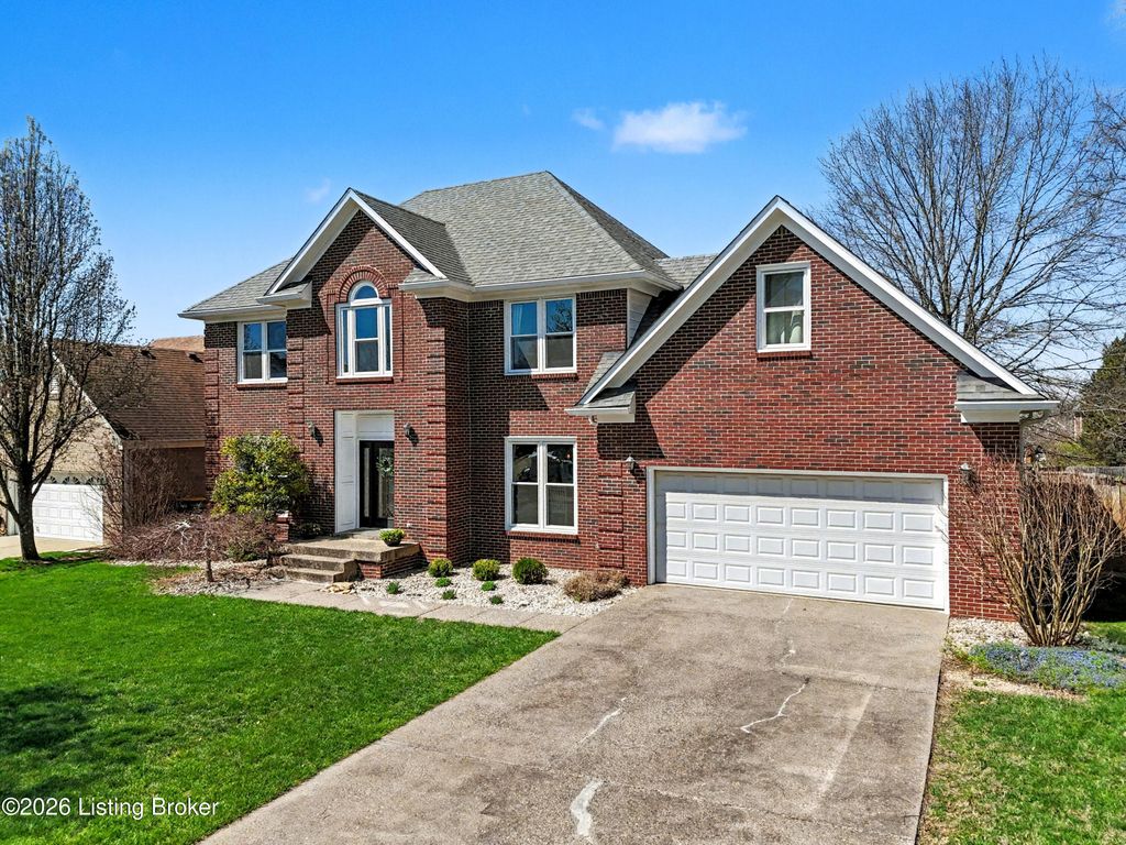 Photo of 2614 Hedgepath Trail, Louisville, KY 40245 (MLS # 1714140)