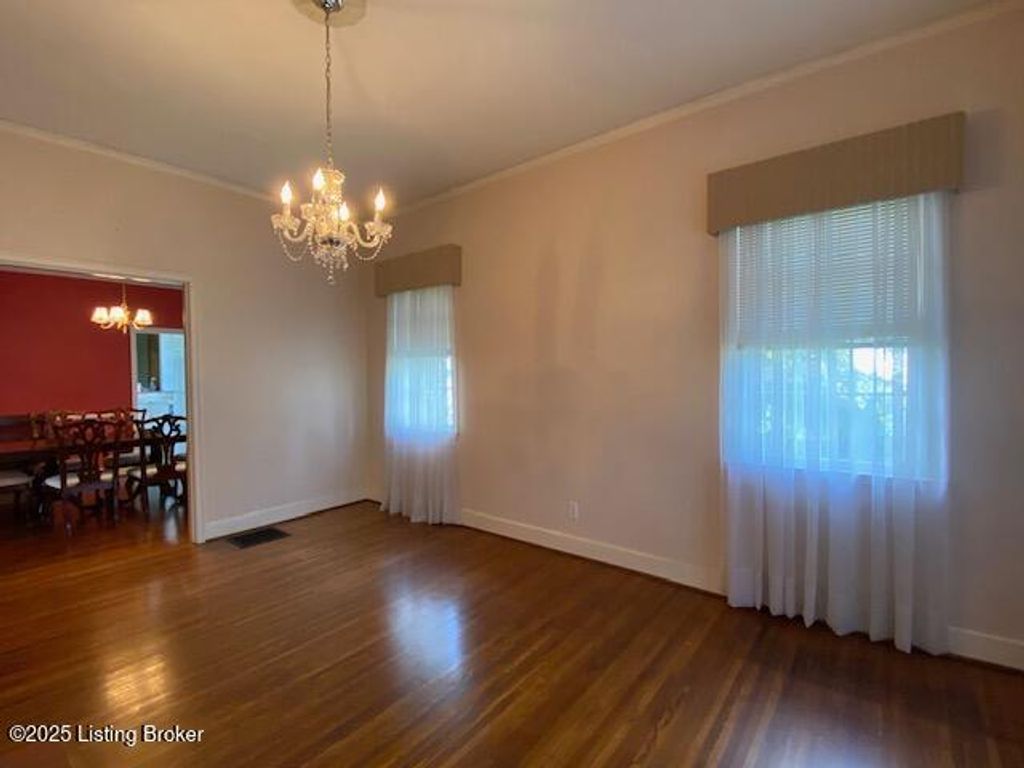 Photo of 522 N 4th St, Bardstown, KY 40004 (MLS # 1704653)