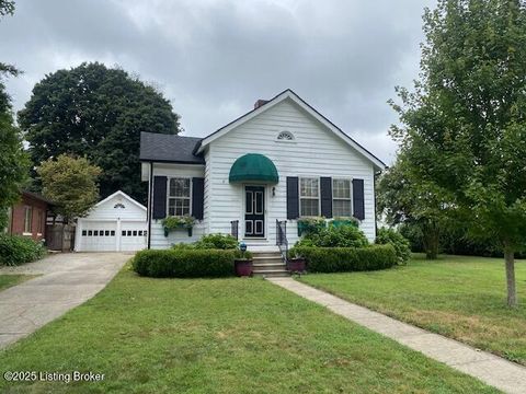 Photo of 522 N 4th St, Bardstown, KY 40004 (MLS # 1704653)