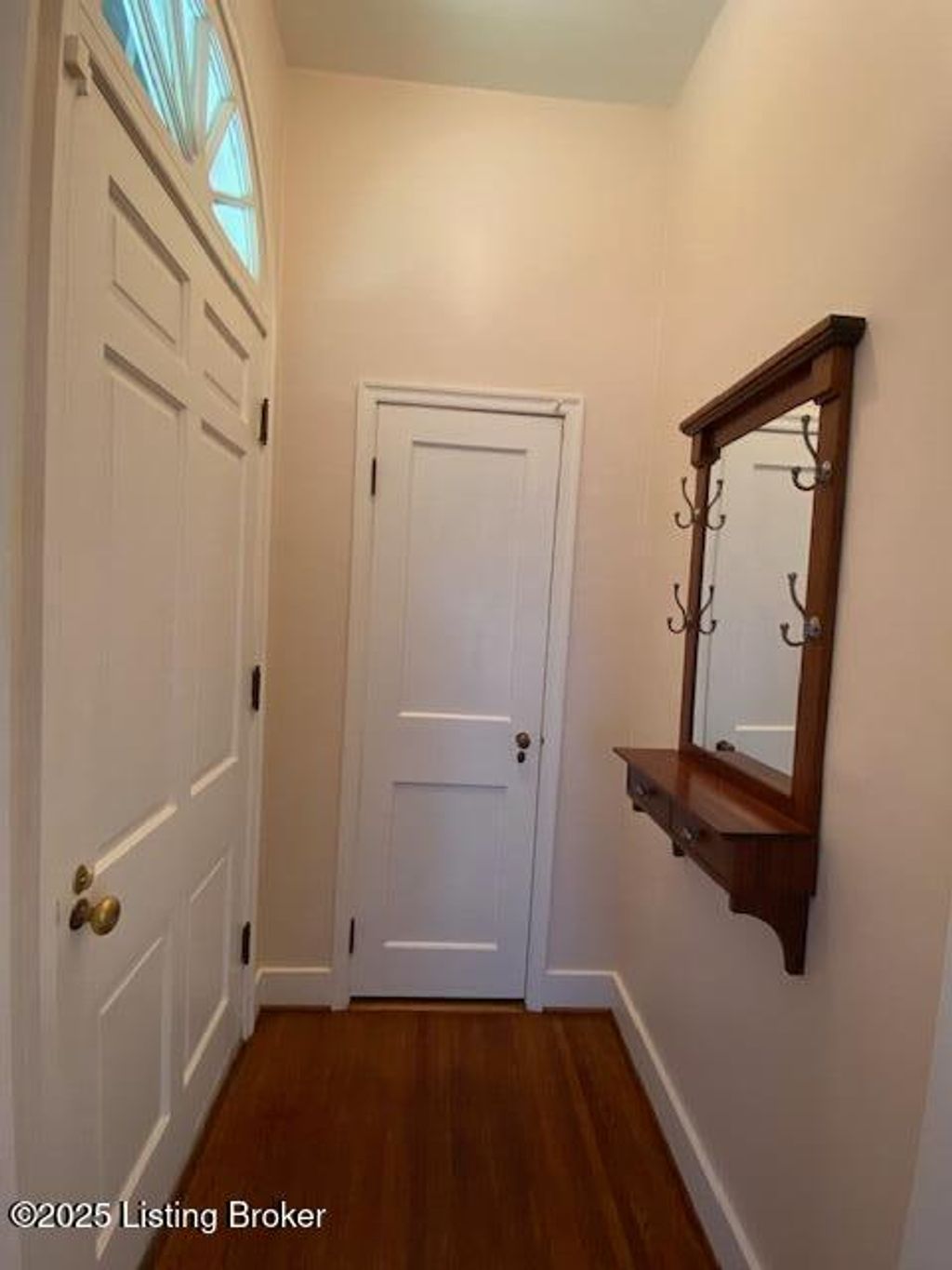 Photo of 522 N 4th St, Bardstown, KY 40004 (MLS # 1704653)