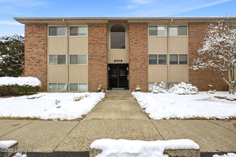 Photo of 5 Lakeshore Dr, Clarksville, IN 47129 (MLS # 1704761)