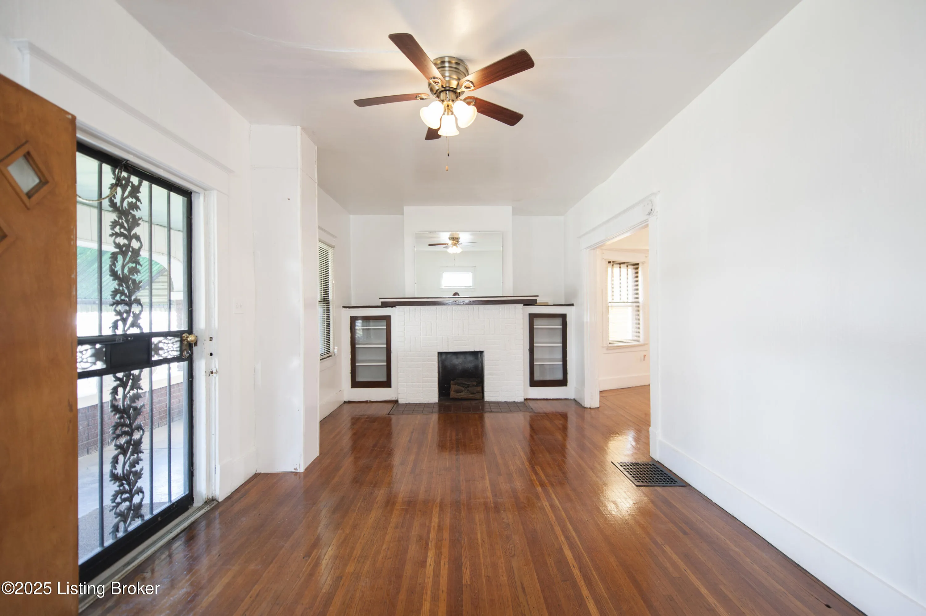 Louisville, Kentucky 40211, United States, 3 Bedrooms Bedrooms, ,2 BathroomsBathrooms,Residential,Active,95728