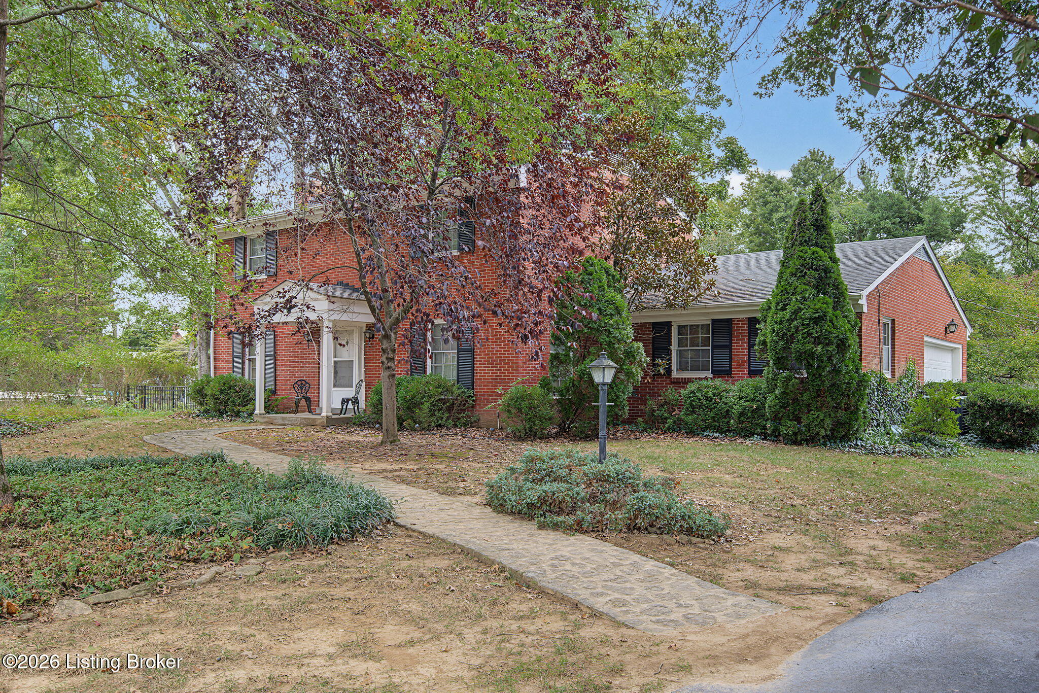 700 Hickory Ln