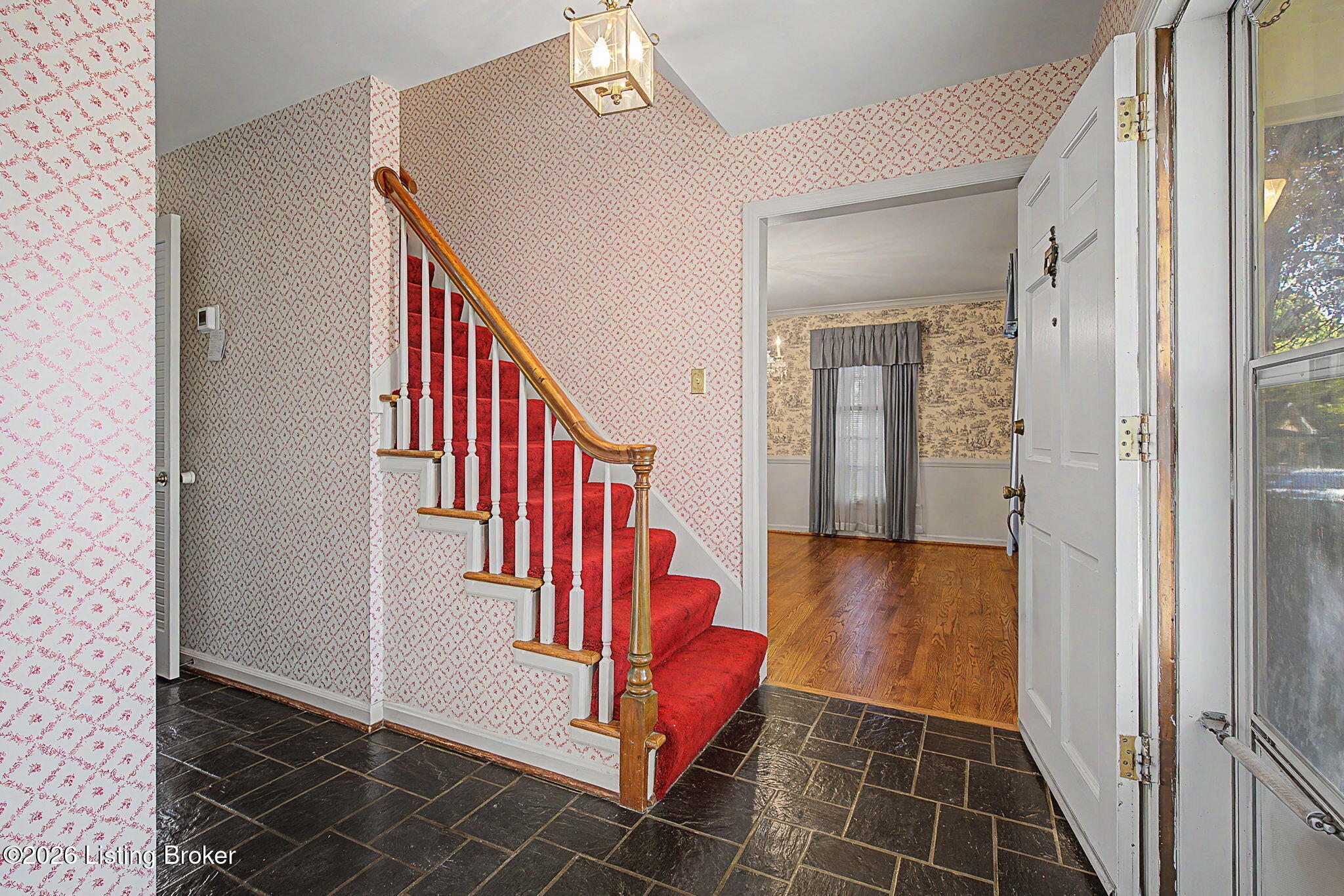 700 Hickory Ln
