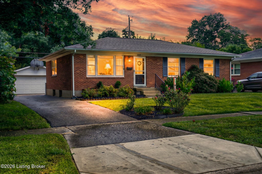 Photo of 3827 Chatham Rd, Louisville, KY 40218 (MLS # 1726235)