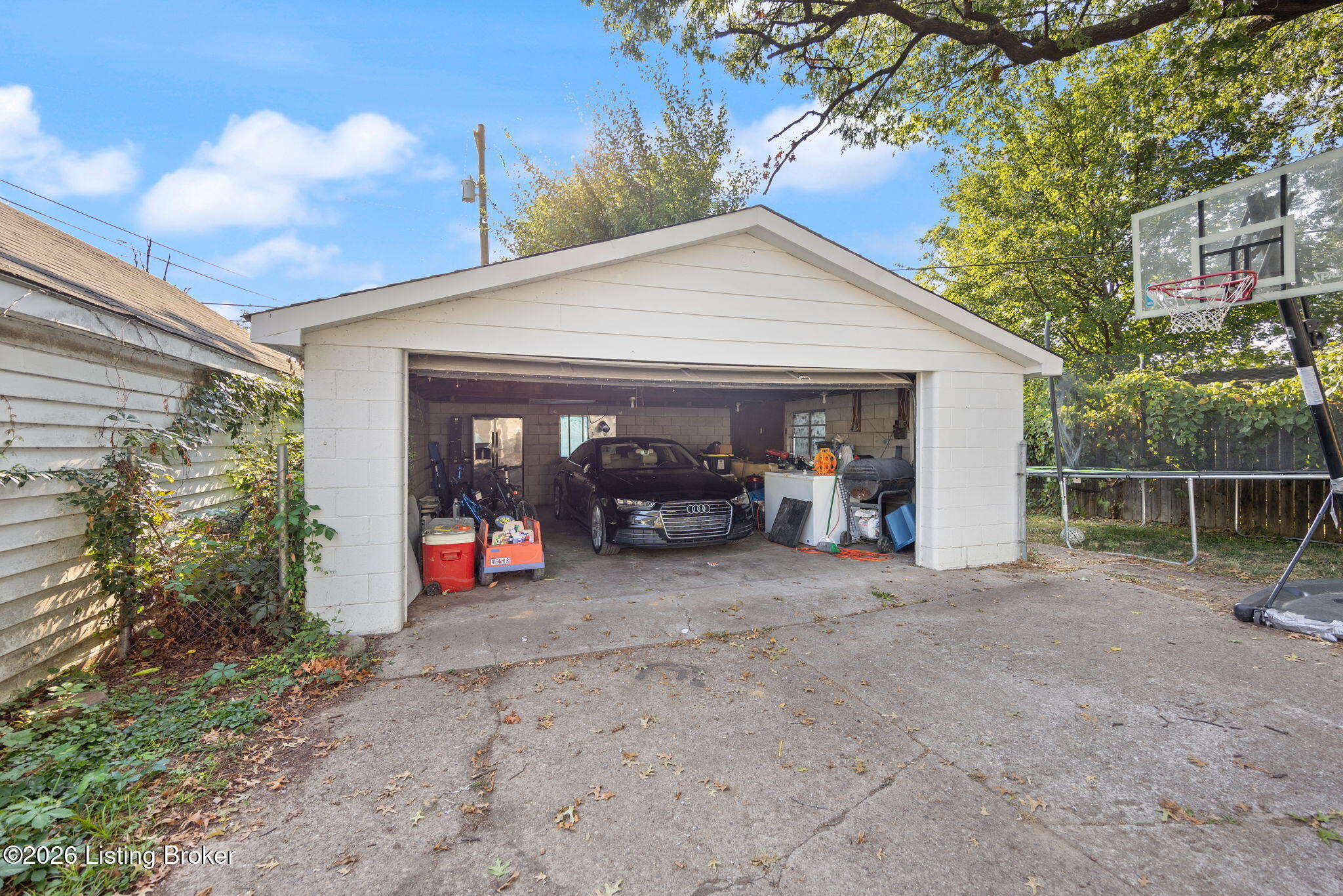 1516 Larchmont Ave