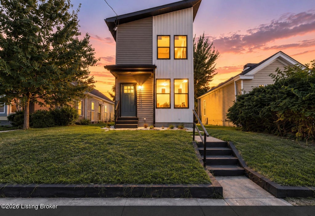 Photo of 1440 S 32nd St, Louisville, KY 40211 (MLS # 1729512)