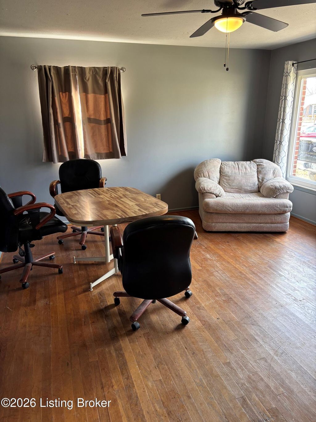 Photo of 9407 Shanna Dr, Jeffersontown, KY 40299 (MLS # 1706803)