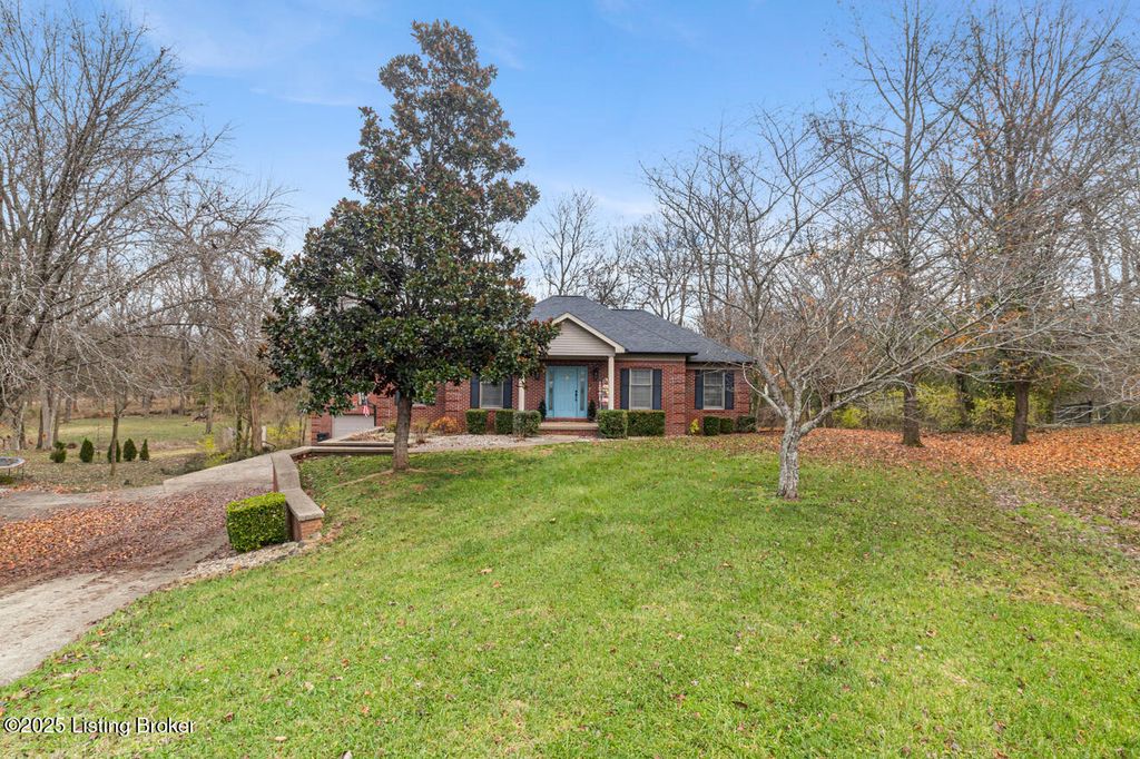 Photo of 212 Meadow Ridge Dr, Bardstown, KY 40004 (MLS # 1704400)