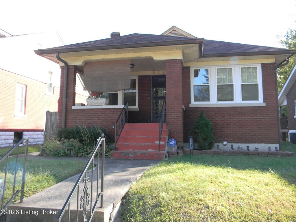 Photo of 2320 Hale Ave, Louisville, KY 40210 (MLS # 1731199)
