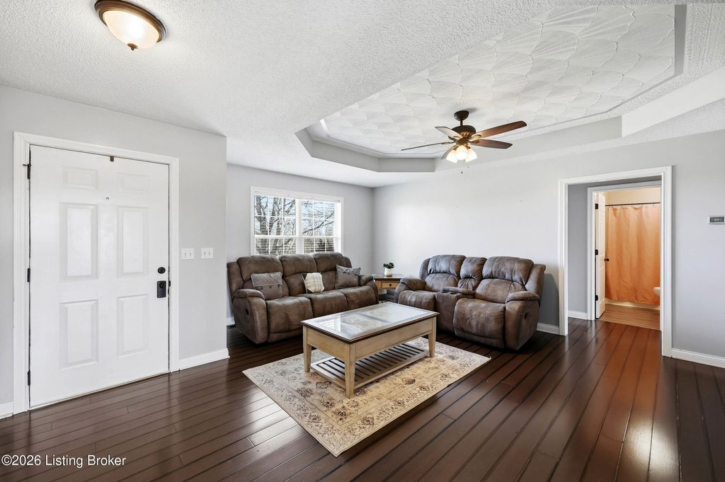 Photo of 1000 Creek Pointe Dr, Coxs Creek, KY 40013 (MLS # 1711616)