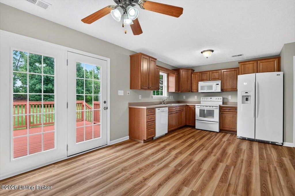 Photo of 272 River Edge Dr, Shepherdsville, KY 40165 (MLS # 1719910)