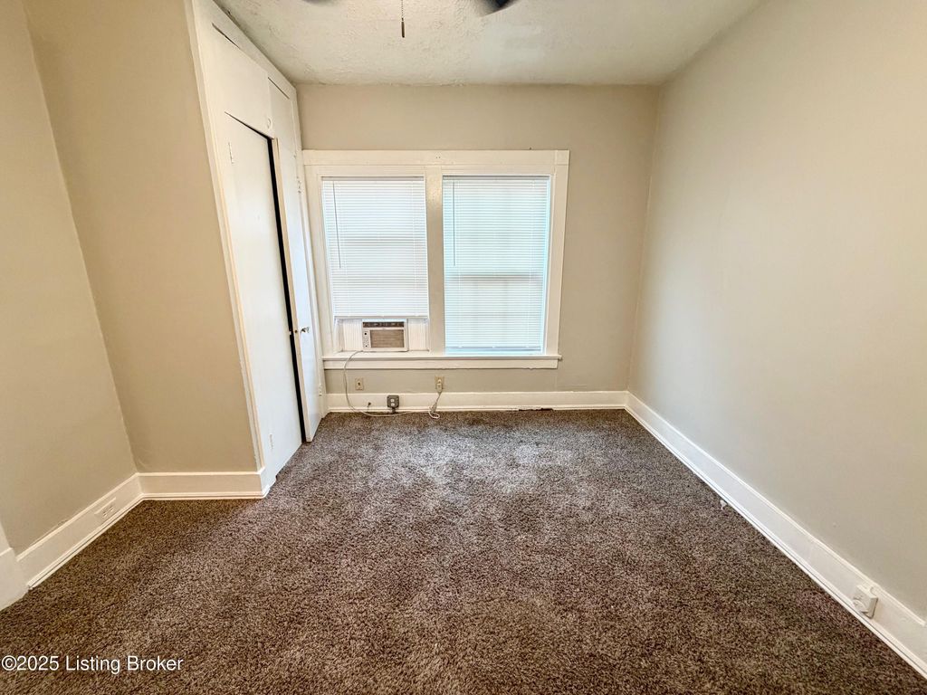 Photo of 1836 Algonquin Pkwy #2, Louisville, KY 40210 (MLS # 1705696)