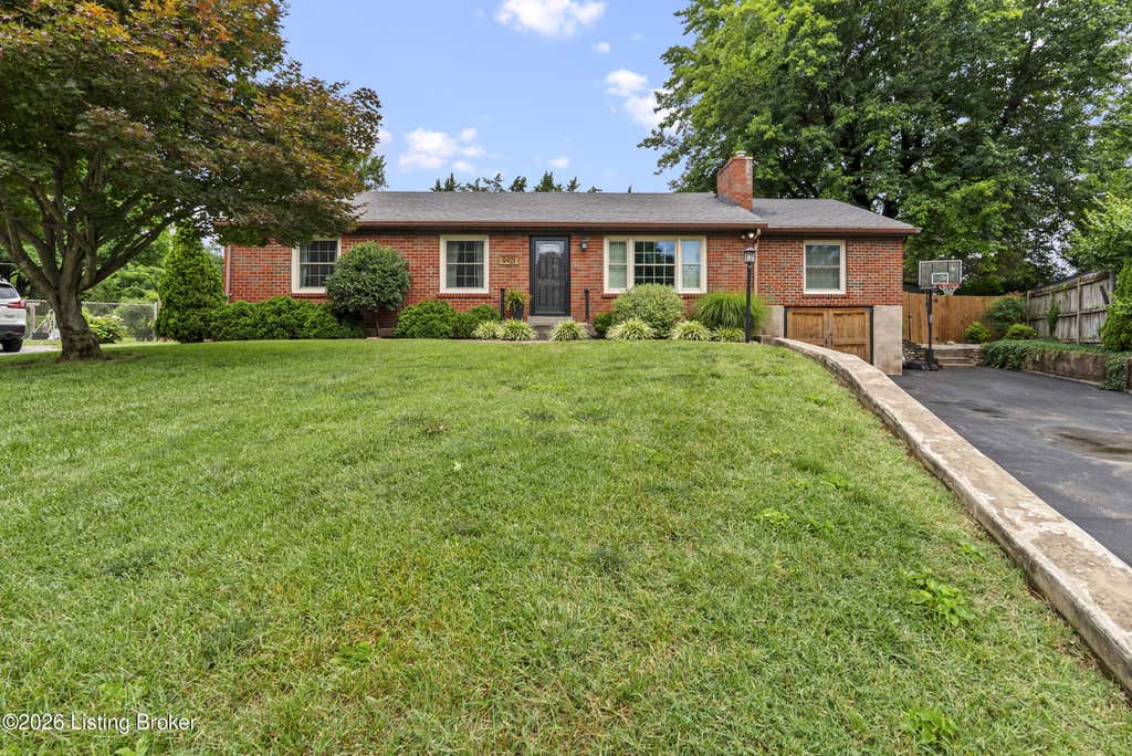 Photo of 9901 Nanka Rd, Louisville, KY 40272 (MLS # 1721003)