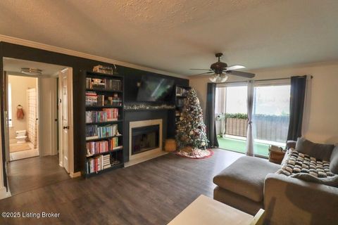 Photo of 307 Donard Park Ave, Louisville, KY 40218 (MLS # 1705803)