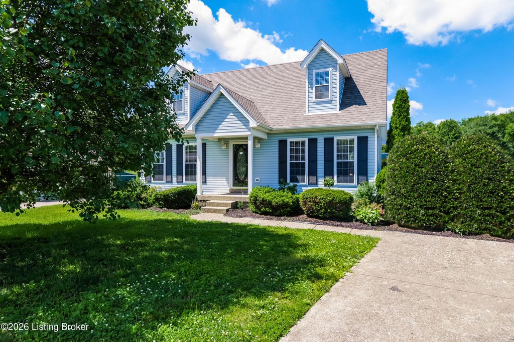 Photo of 13009 Lavenia Ln, Louisville, KY 40272 (MLS # 1707385)