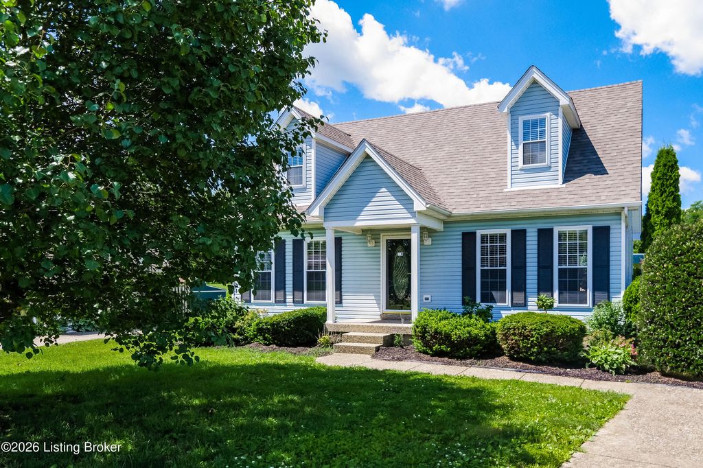 Photo of 13009 Lavenia Ln, Louisville, KY 40272 (MLS # 1707385)