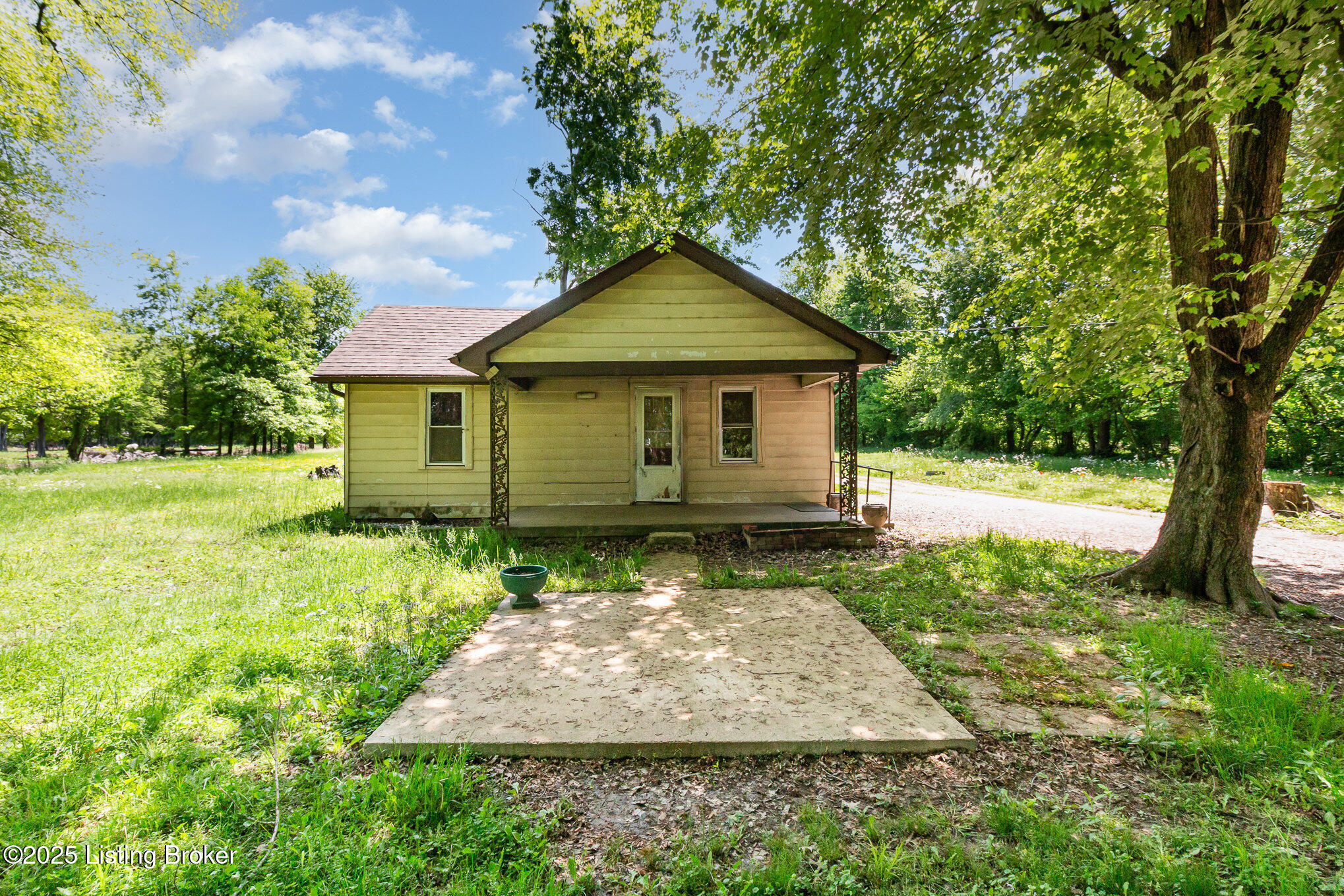3608 Mud Ln, Louisville, Kentucky image 1