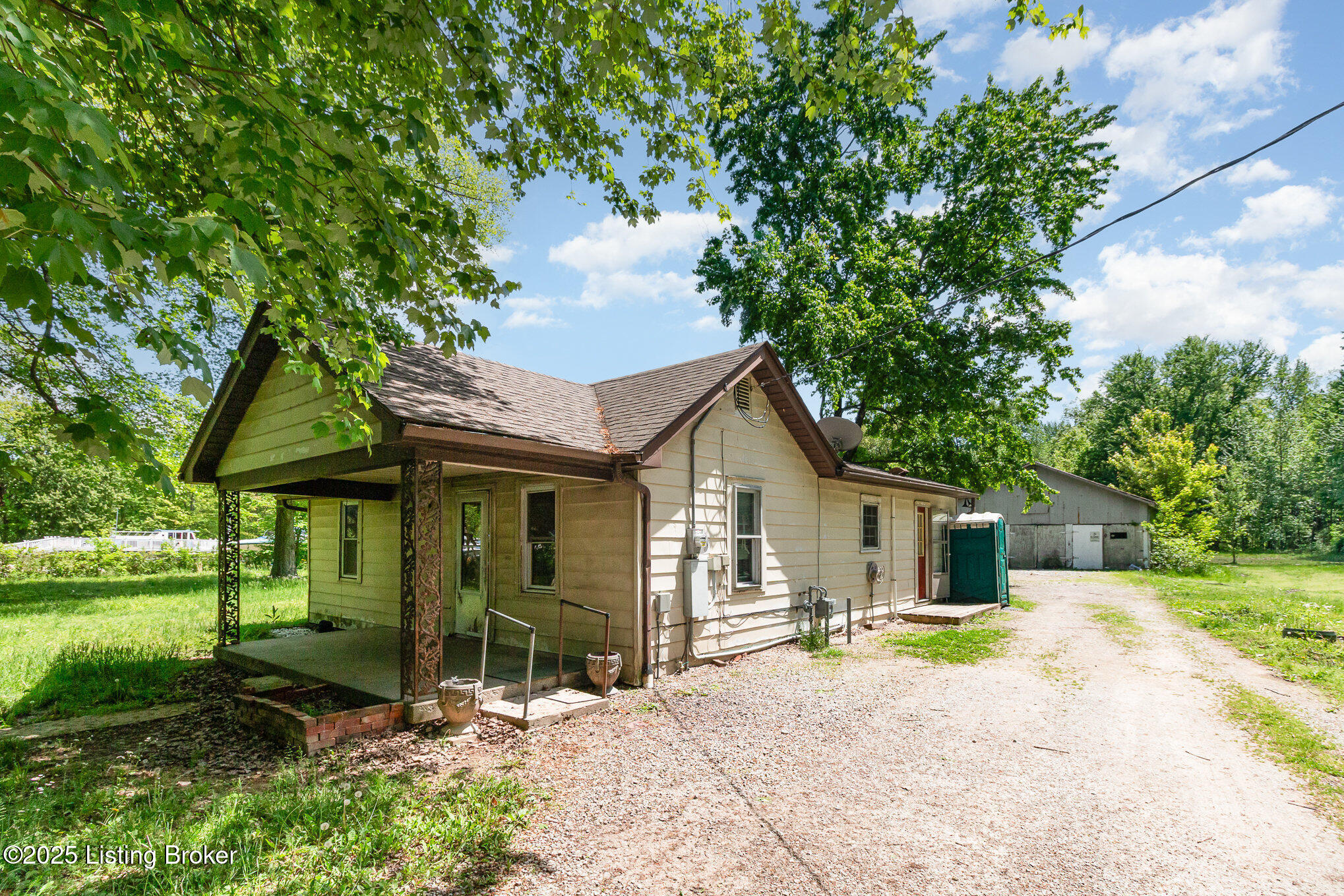 3608 Mud Ln, Louisville, Kentucky image 4