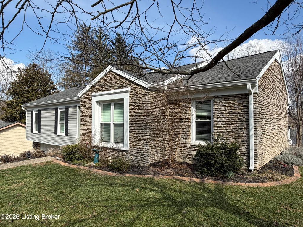 Photo of 1207 Pheasant Ridge Rd, Goshen, KY 40026 (MLS # 1708418)