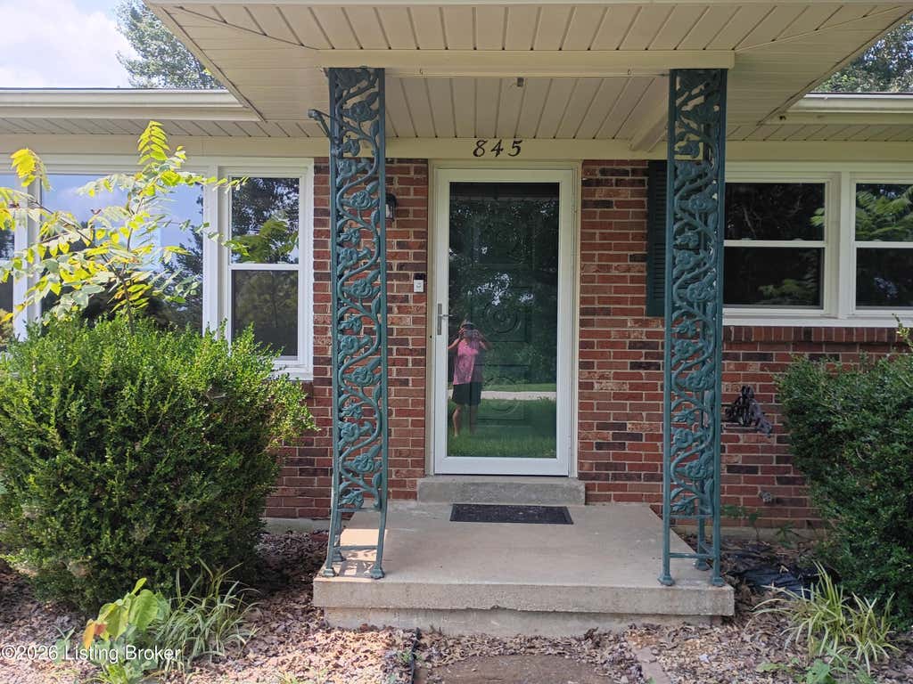 Photo of 845 Bleemel Ln, Mt Washington, KY 40047 (MLS # 1725955)