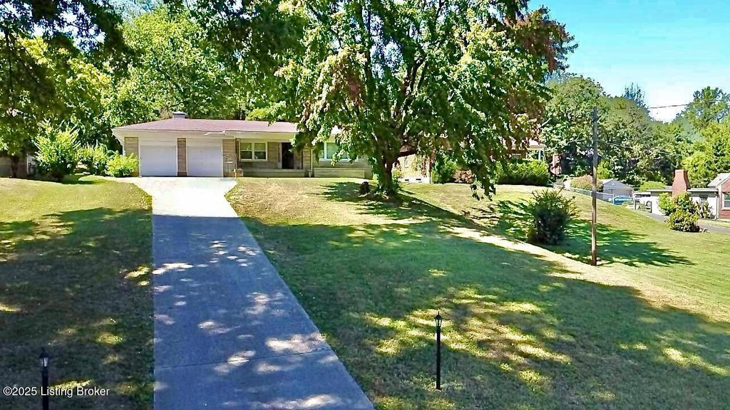 Photo of 6810 Homestead Dr, Louisville, KY 40214 (MLS # 1704602)
