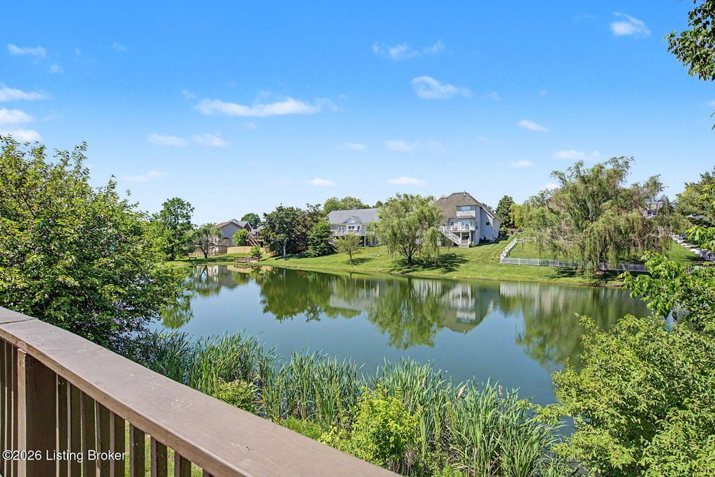Photo of 412 Buckman Station Ct, Simpsonville, KY 40067 (MLS # 1717421)