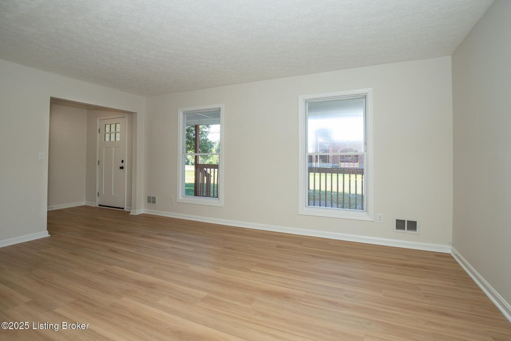 Photo of 2413 W Highway 22, Crestwood, KY 40014 (MLS # 1701038)