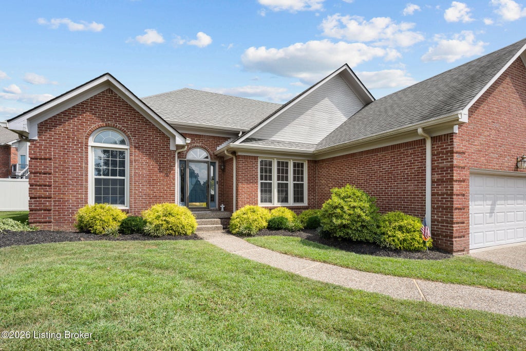 Photo of 6401 Farmstead Ct, Louisville, KY 40291 (MLS # 1728723)