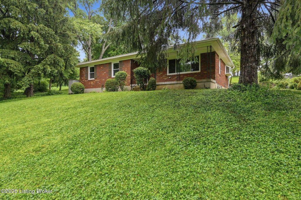 Photo of 10506 Covered Bridge Rd, Prospect, KY 40059 (MLS # 1718603)