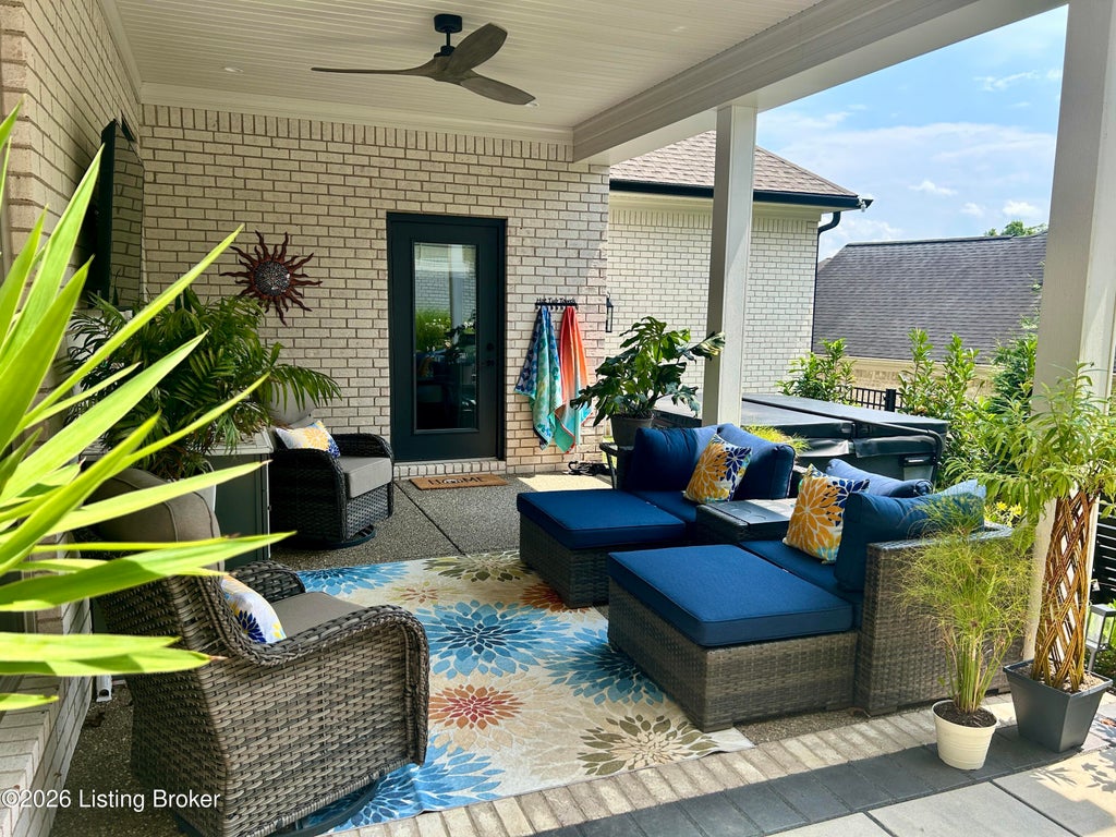 Photo of 228 Maple Valley Rd, Louisville, KY 40245 (MLS # 1730094)