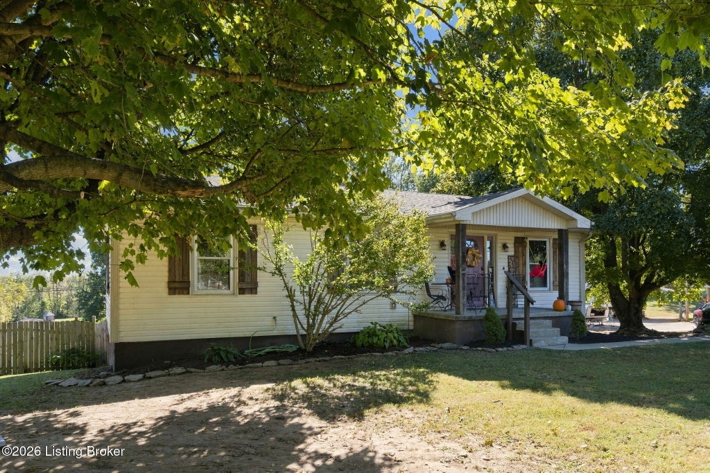 Photo of 155 Duncan Dr, Campbellsburg, KY 40011 (MLS # 1731287)