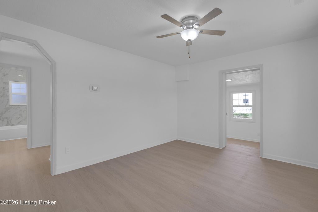 Photo of 4106 Riedley Ct, Louisville, KY 40216 (MLS # 1711703)