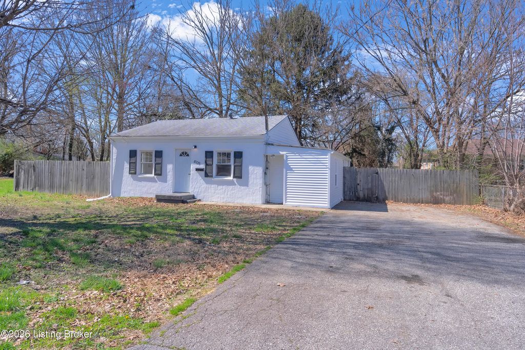 Photo of 4106 Riedley Ct, Louisville, KY 40216 (MLS # 1711703)