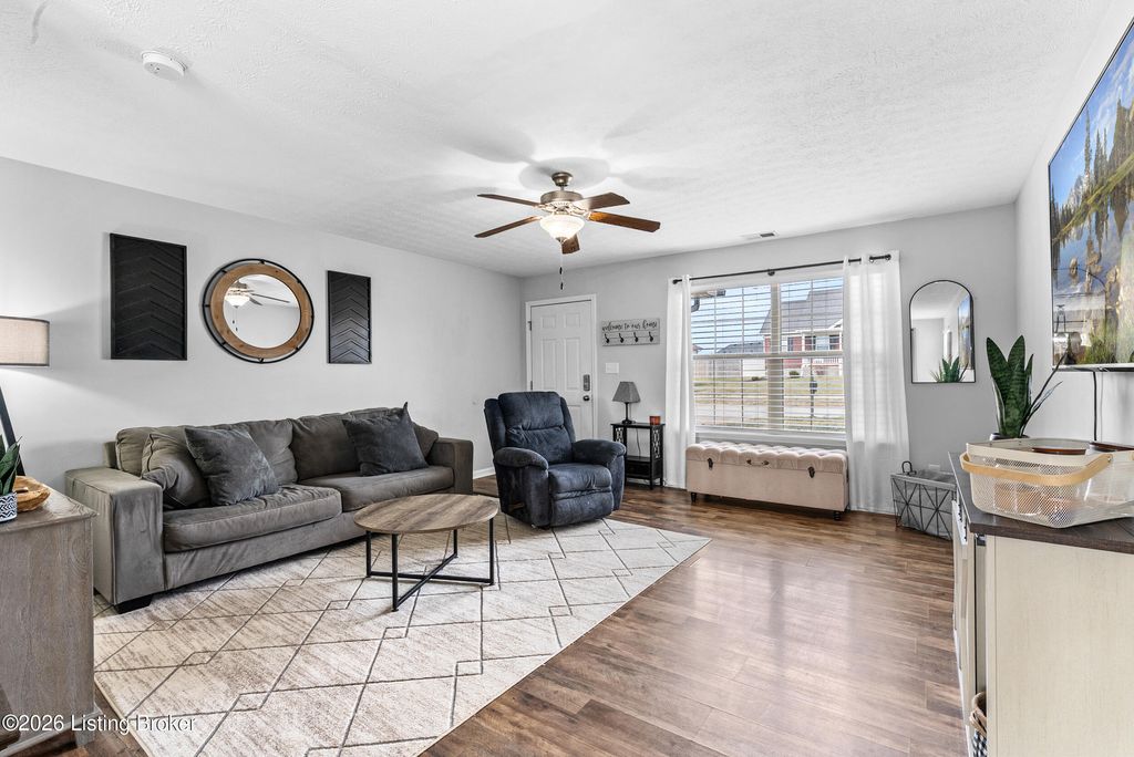 Photo of 253 Crossfield Dr, Mt Washington, KY 40047 (MLS # 1707627)