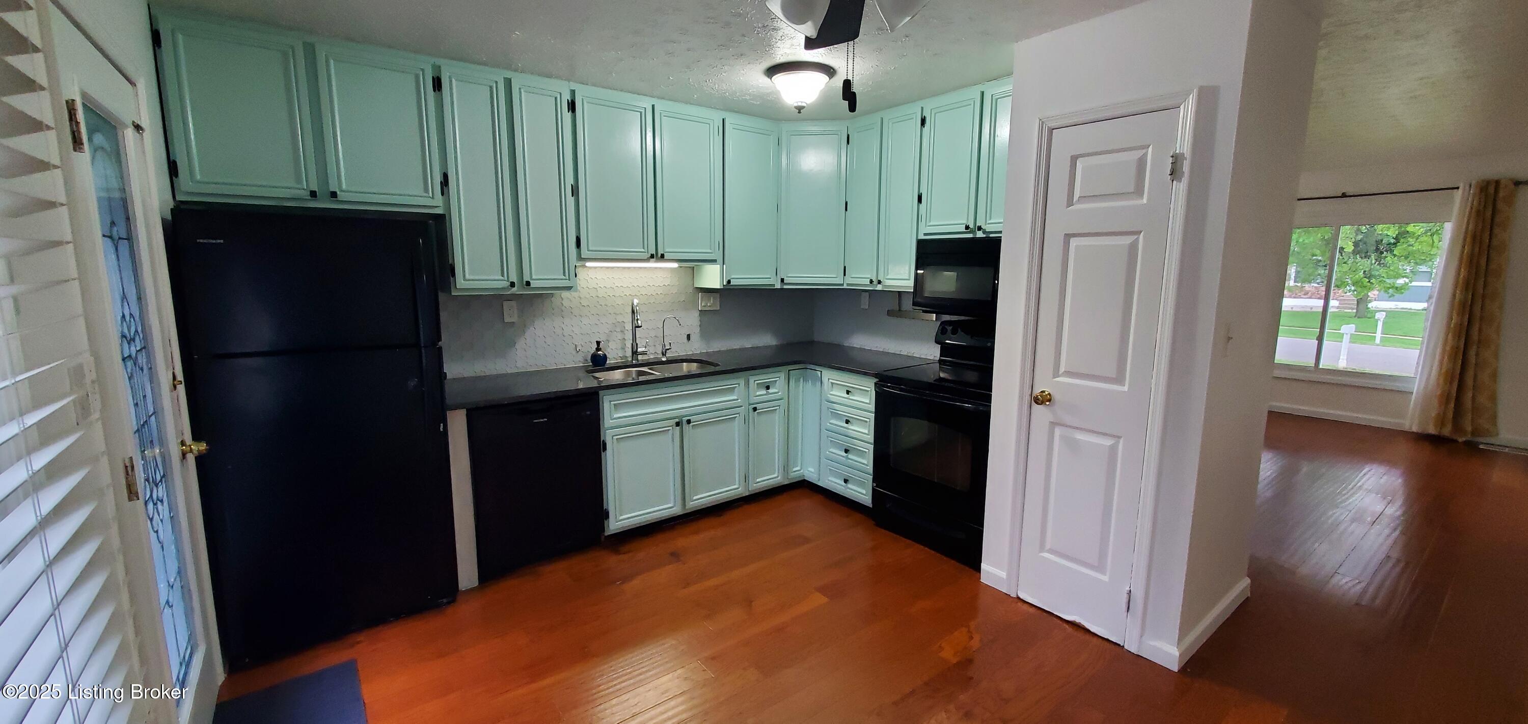 7105 Heavrin Ave, Louisville, Pennsylvania image 6