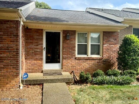 Condo For Sale - 10415 Cottonwood Ct<br/> Louisville, KY 40223