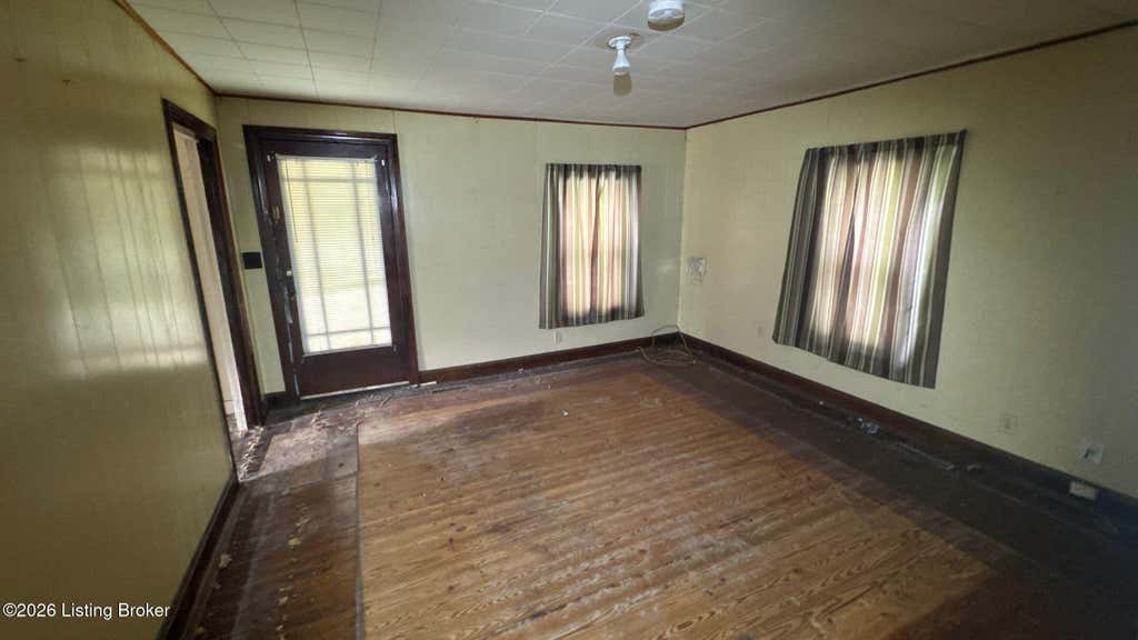 Photo of 4610 Crawford Ave, Louisville, KY 40258 (MLS # 1725063)