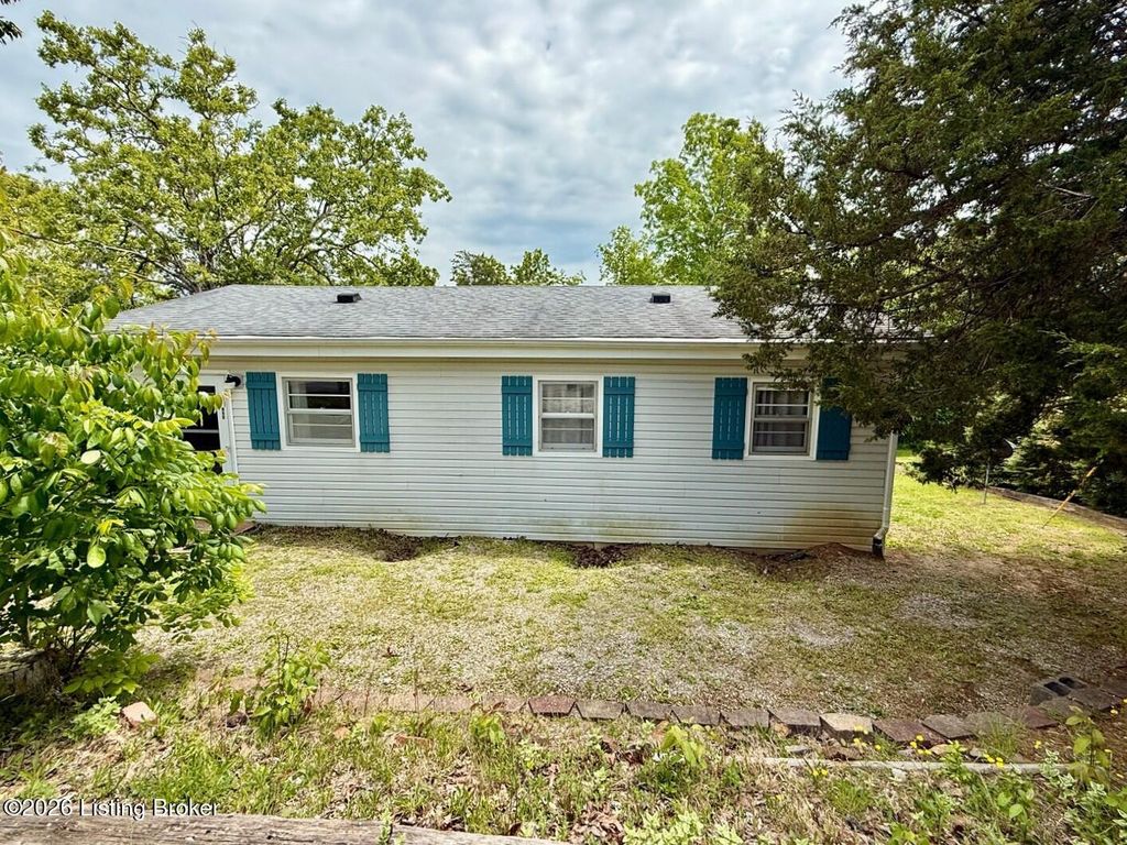 Photo of 769 Whispering Pine Cir, Clarkson, KY 42726 (MLS # 1716322)