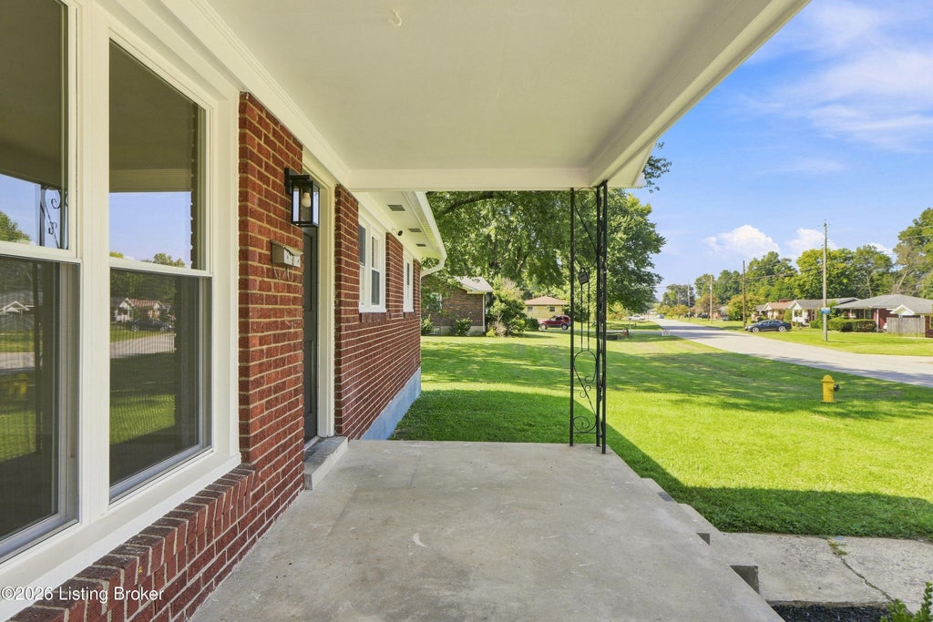 Photo of 7110 Uranus Dr, Louisville, KY 40258 (MLS # 1727314)
